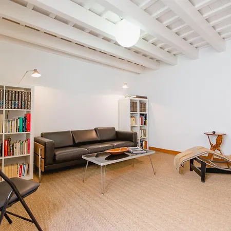 Duplex De La Botanica De Daire